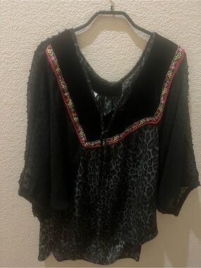Ivy Jane Boho Cheetah Top - size XL